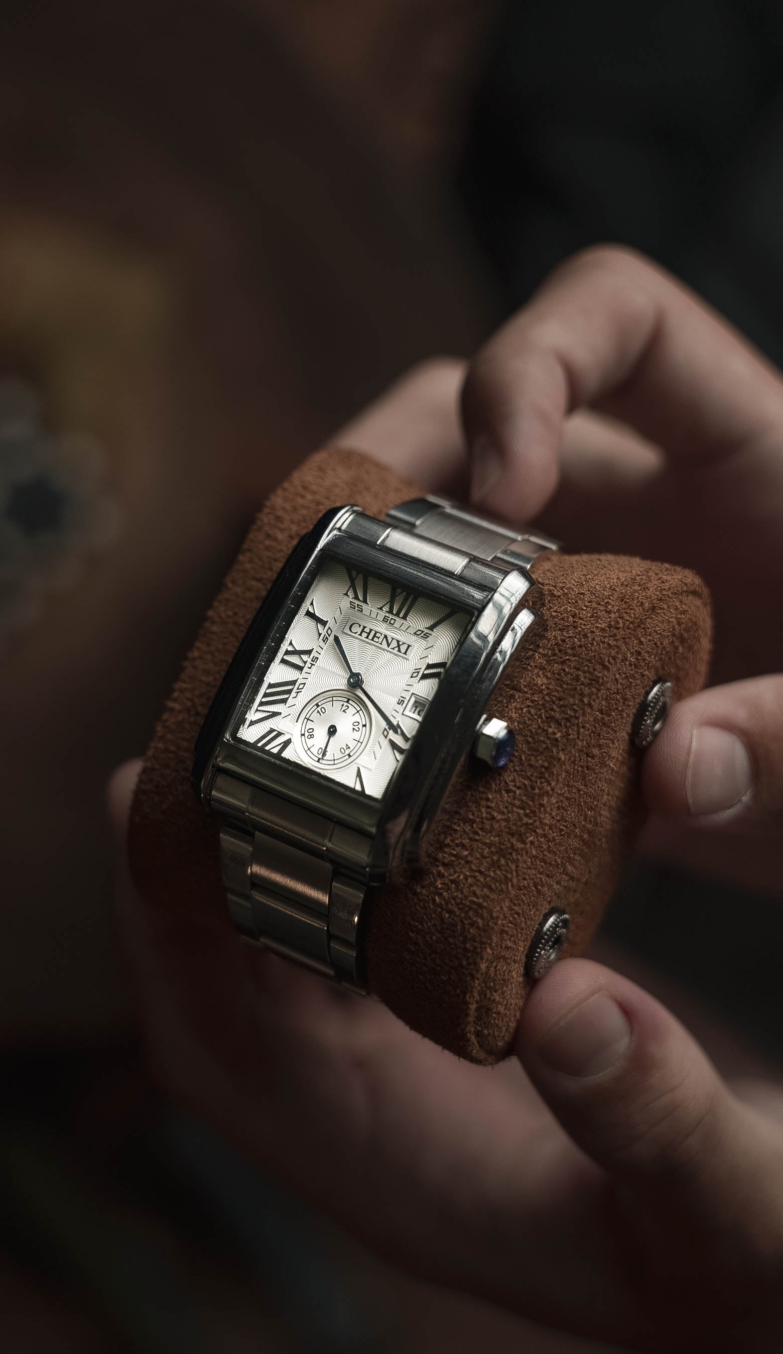 Vintage Men's Classic Steel Watch – view 5